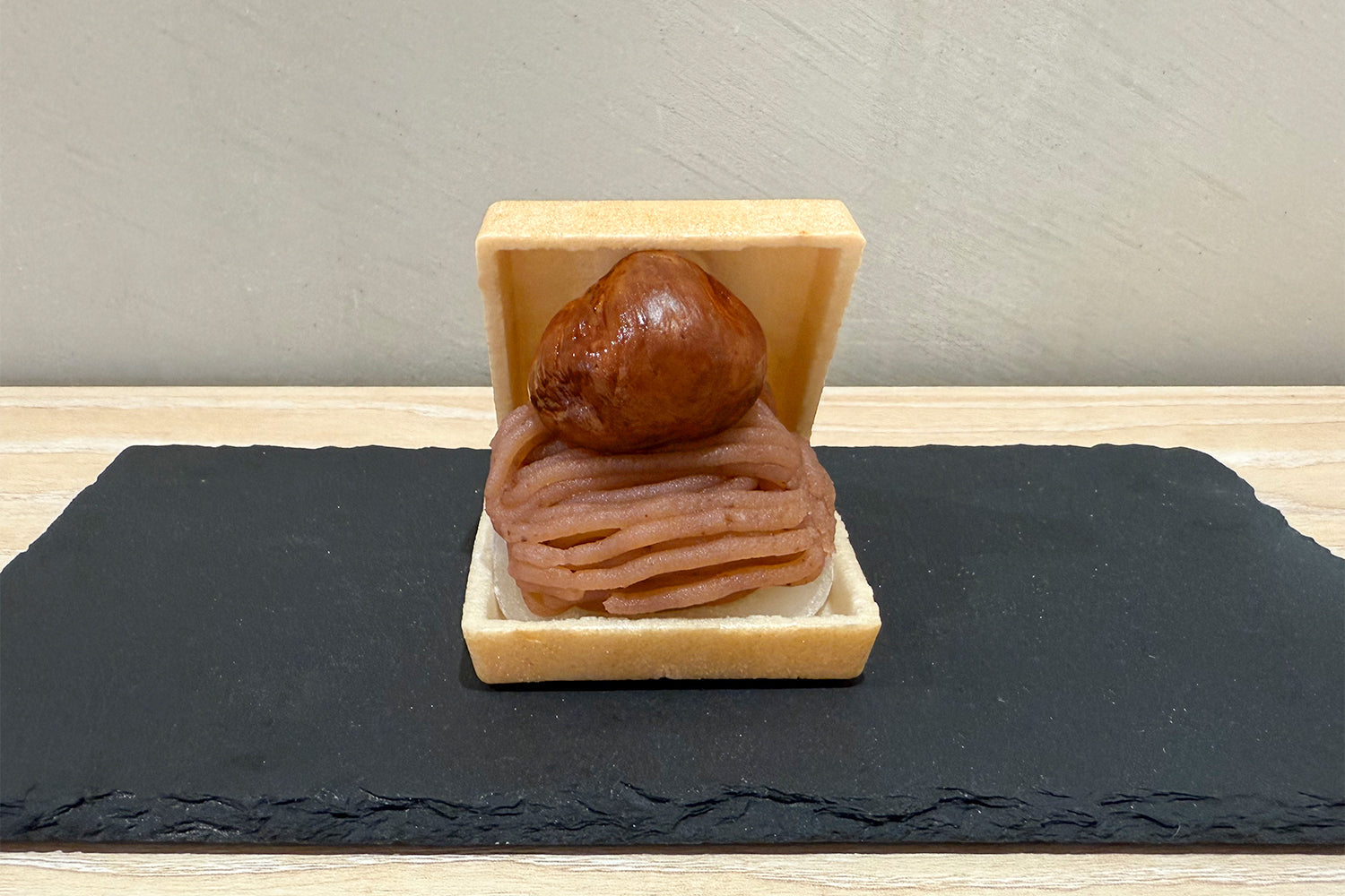 彩り豊かな秋の日光で堪能する、今だけの特別な味わい「和栗のモンブラン大福もなか」