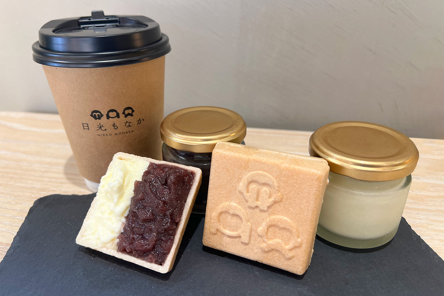 粒あん×マスカルポーネが至福の味わいを織り成す、日光お猿さんもなか。