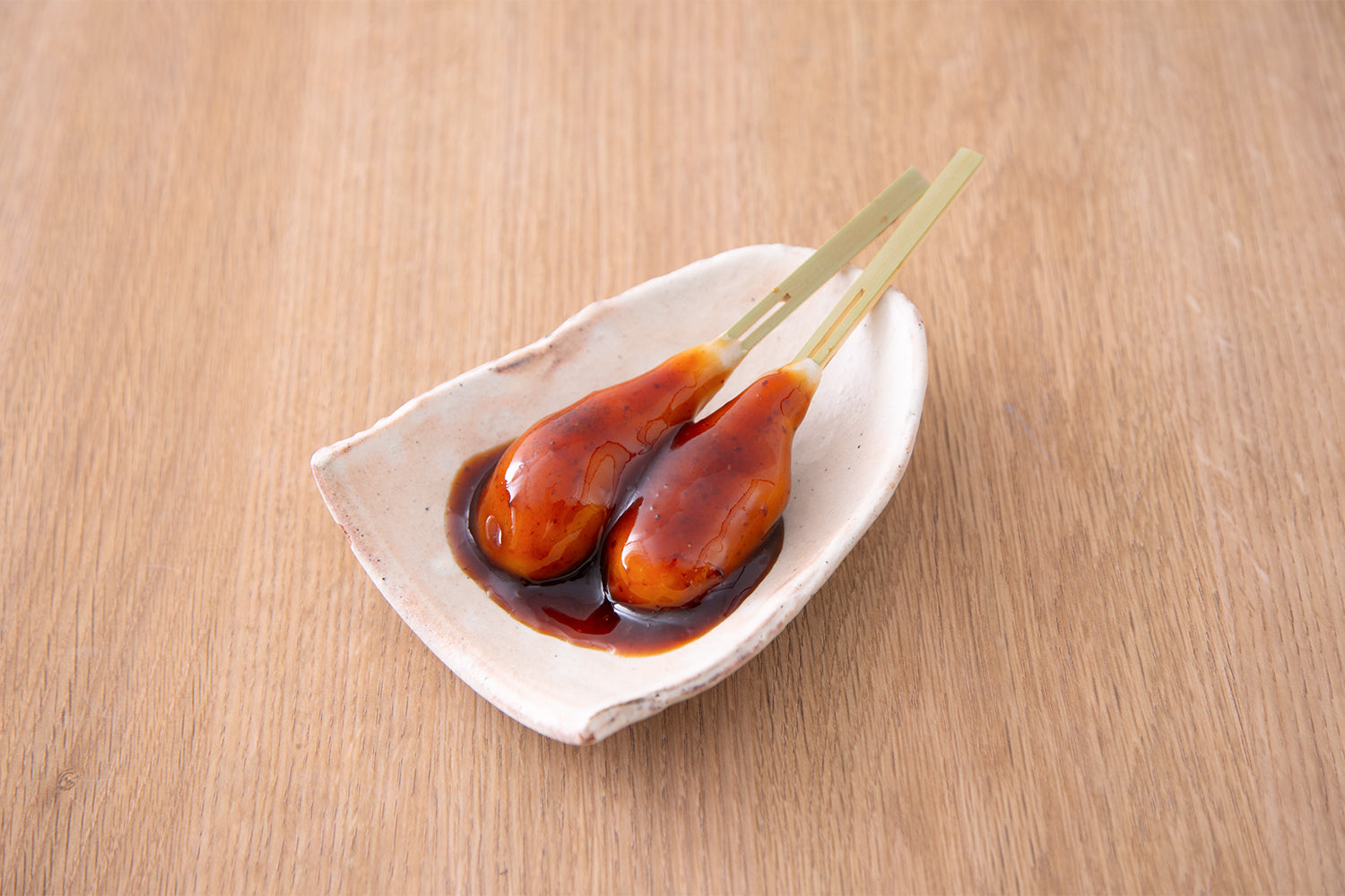 日光の恵みを凝縮。創業四百年「梅太郎」の赤味噌が決め手の「日光味噌®︎みたらし」