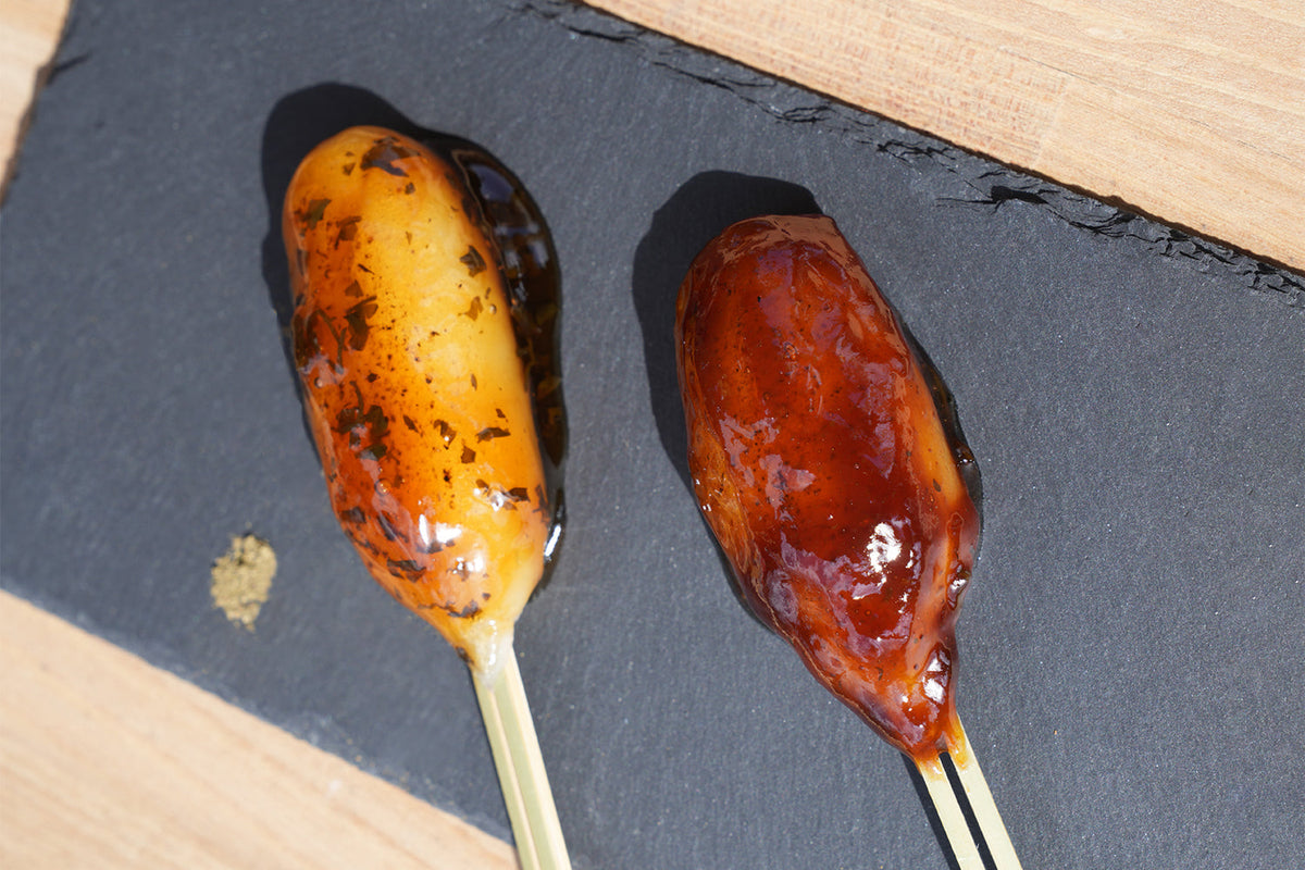 老舗の赤味噌と爽やかな山椒。こだわり抜いた2種の「みたらし」 – 和