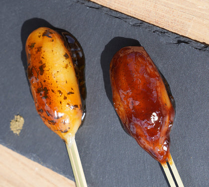 老舗の赤味噌と爽やかな山椒。こだわり抜いた2種の「みたらし」